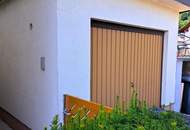 Wohnjuwel mit 2 Wohnungen (ca. 290 m² Wfl.), 2 Terrassen, Gartenareal mit Pool & Poolhaus - Neuzeug