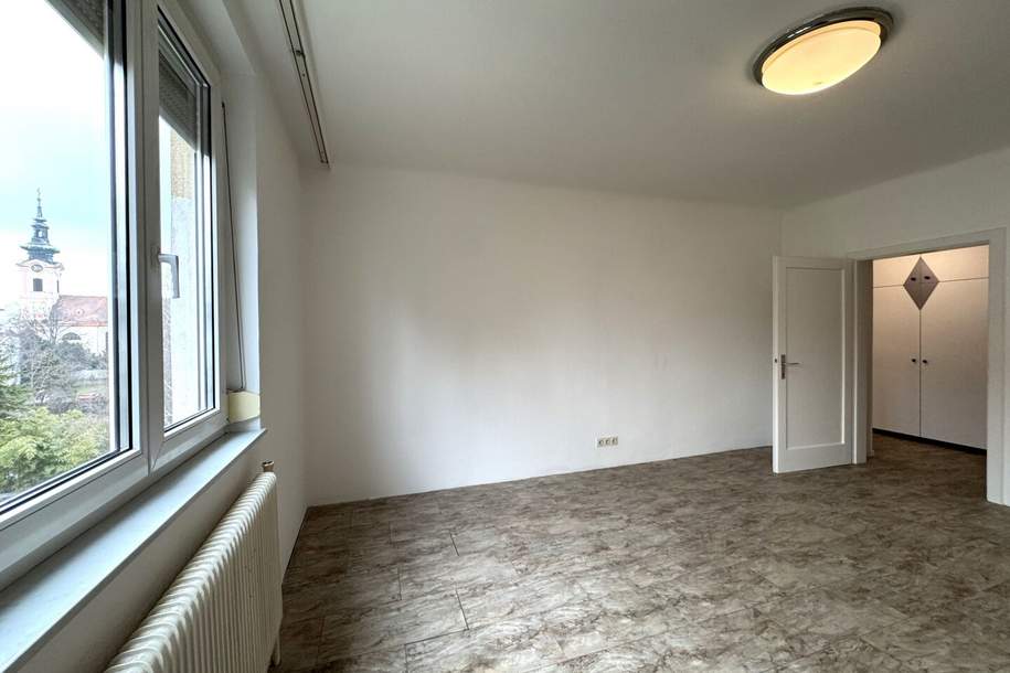 Schwechater Hauptplatz | 2 Zimmer Wohnung mit großzügiger Küche | ca. 65 m² | Innenhoflage, Wohnung-kauf, 185.000,€, 2320 Bruck an der Leitha