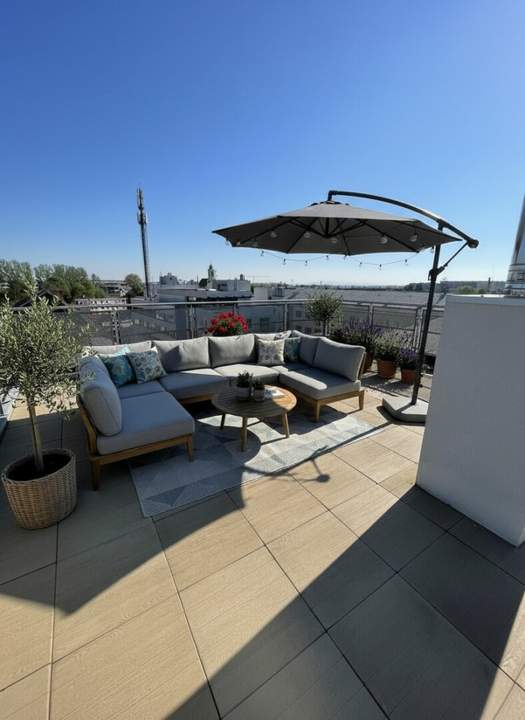 Wunderschöne geräumige Dachterrassenwohnung mit super Ausblick auf Wiener Neustadt ab Nov.2025 zu vermieten