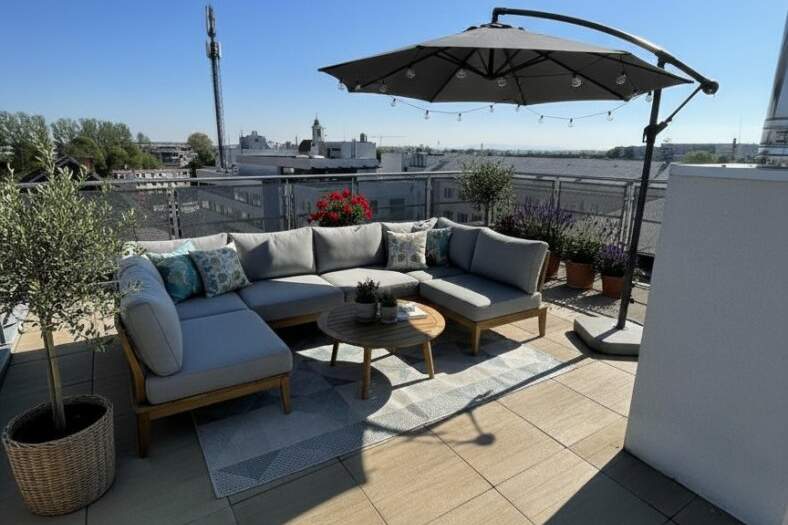 Wunderschöne geräumige Dachterrassenwohnung mit super Ausblick auf Wiener Neustadt, Wohnung-miete, 1.250,04,€, 2700 Wiener Neustadt(Stadt)