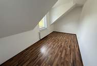 Schöne 2-Zimmer Dachgeschosswohnung zu vermieten !