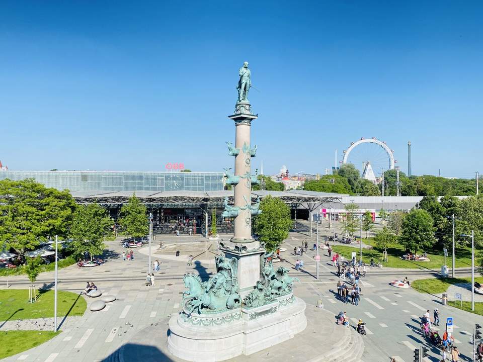 Repräsentative Grossfamilienwohnung mit Grünblick