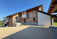 "Ökologisches Holzhaus im Chalet-Stil – Luxus trifft Nachhaltigkeit!"