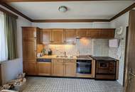 Ruhig gelegenes Einfamilienhaus mit Garage und Nebengebäuden