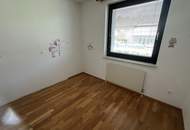 Großzügige Eigentumswohnung mit Loggia, großteils möbliert zu verkaufen