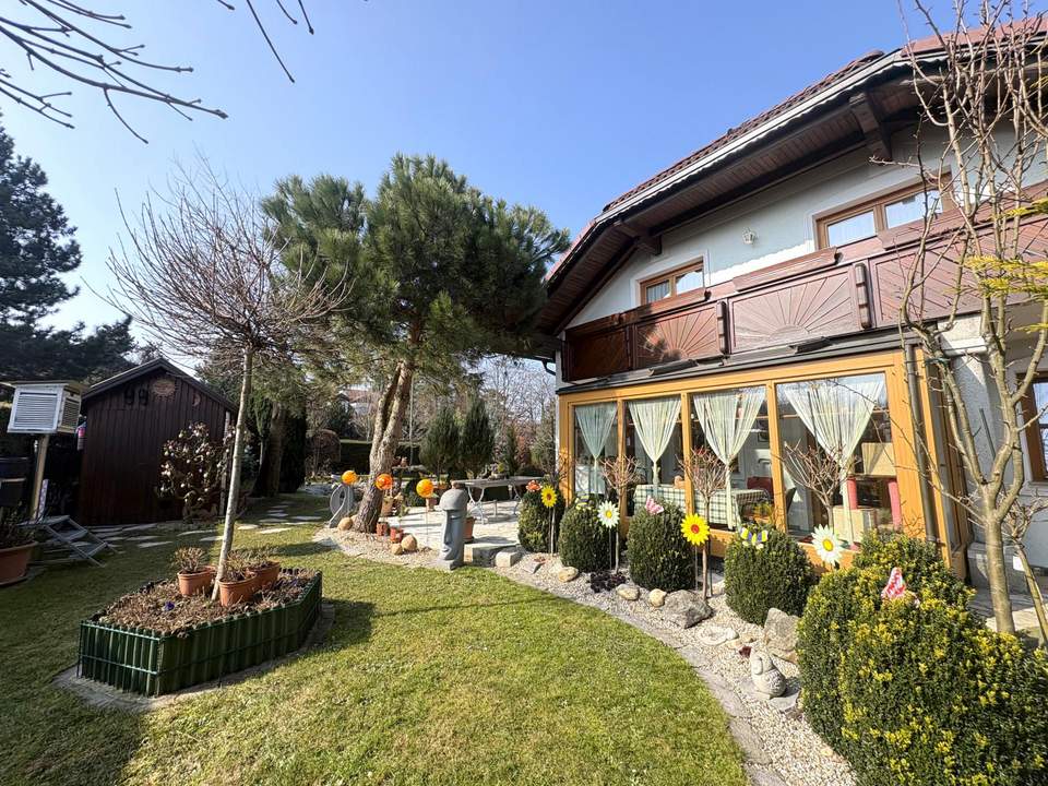 Großzügiges Wohnhaus – liebevoll gestaltet mit viel Platz für Jung und Alt