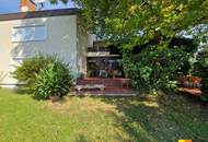 Anleger aufgepasst: gepflegtes Zweifamilienhaus auf großem Grundstück