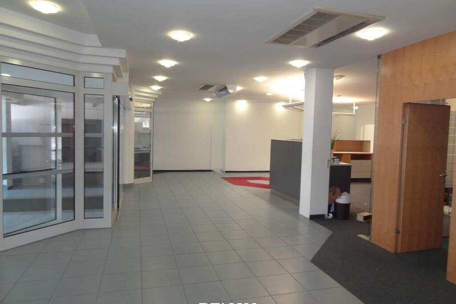 Sehr gut sichtbare Geschäftsfläche mit ca. 232m² in guter Frequenzlage von Pradl zu mieten, Gewerbeobjekt-miete, 4.005,00,€, 6020 Innsbruck-Stadt