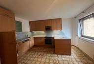Großzügige 2,5-Zimmer-Wohnung mit Terrasse & Wintergarten