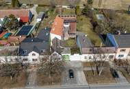 Charmantes Bauernhaus mit großem Grundstück, langgezogenem Hof, 2 Wohnungen und einem Swimmingpool