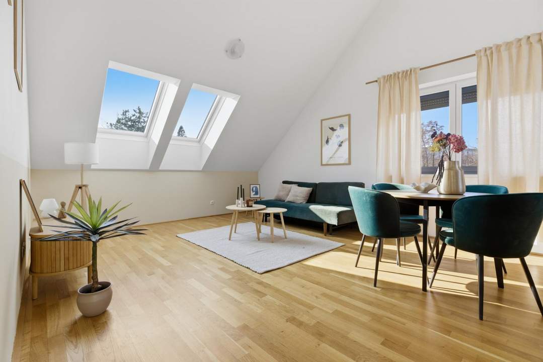 Dachgeschoßwohnung komplett möbliert! Sofortbezug!