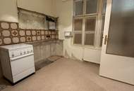 Sanierungsbedürftige 4 Zimmerwohnung 400 Meter vom Bahnhof Hernals entfernt (zukünftige U5 Station)