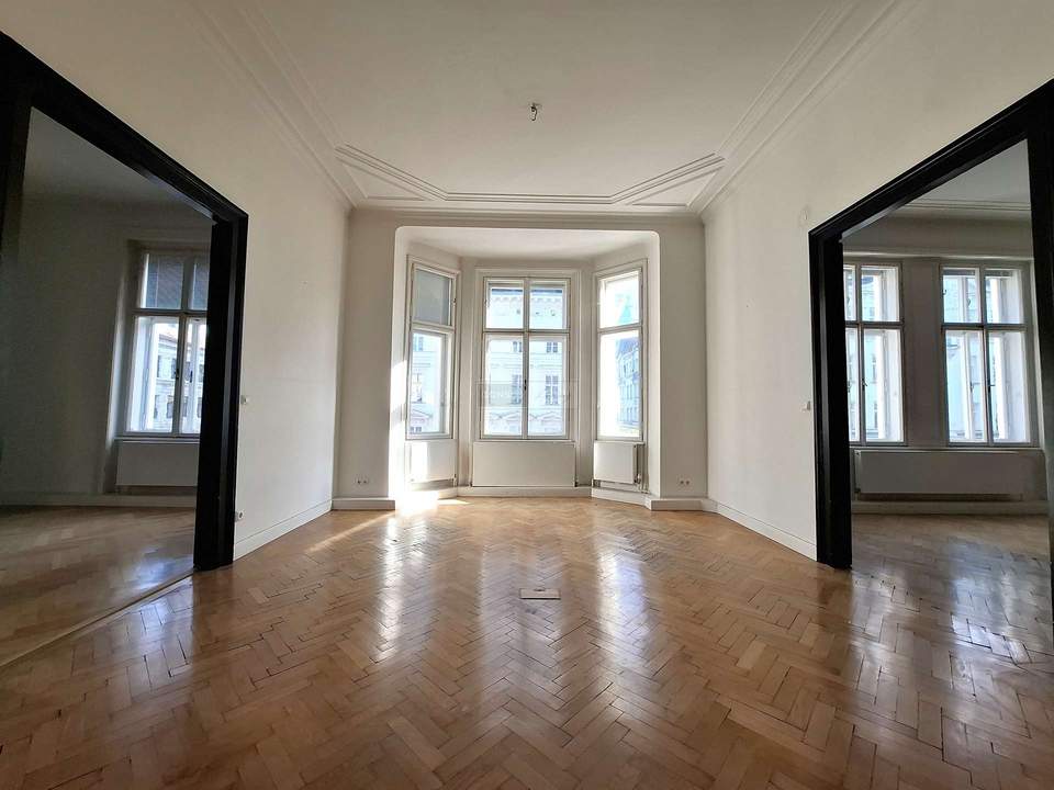 Mariahilfer Straße: 4-Zimmer-Altbauwohnung -VIDEO Verfügbar!