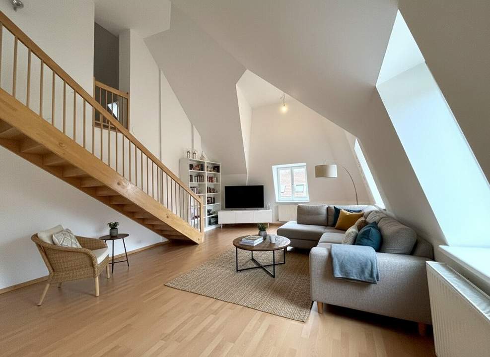 1170! Helle 2-Zimmer-DG-Maisonette mit Galerie Nähe Elterleinplatz!