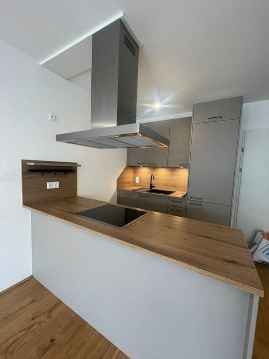 PROVISIONSFREIE bezugsfertige und gut geschnittene 2 Zimmer Wohnung mit Balkon und KÜCHE__T22