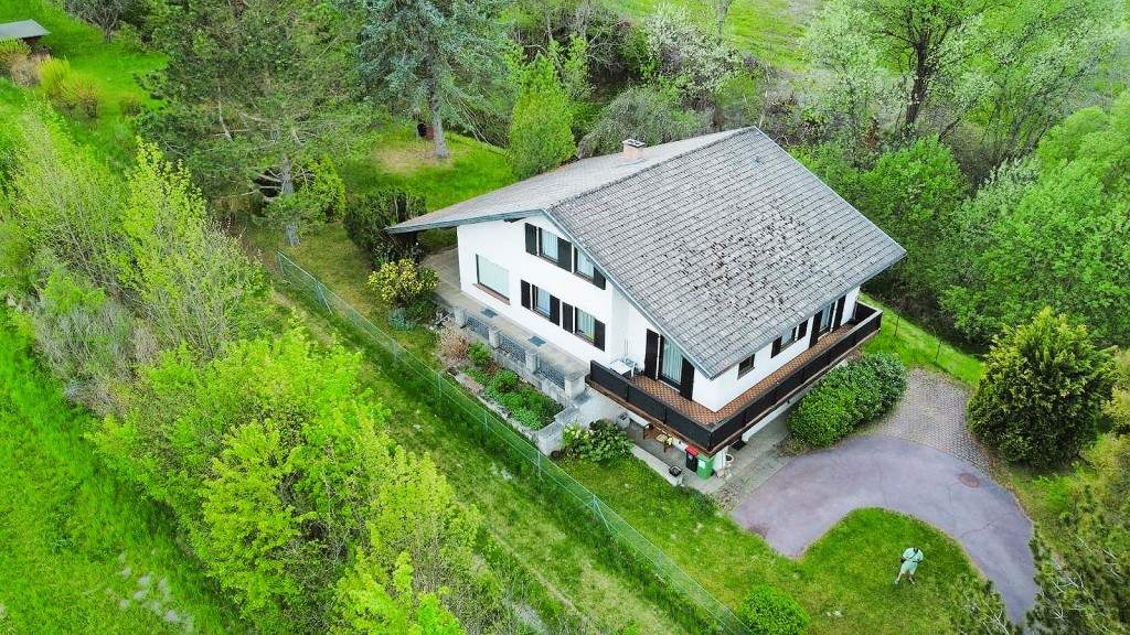 Gediegener Familienwohnsitz am Land!