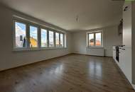 geräumige Wohnung mit Küche &amp; Parkplatz direkt vor dem Wohnhaus