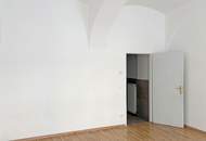 Erdgeschoss 2-Zimmer-Altbauwohnung nahe Altem AKH & MedUni