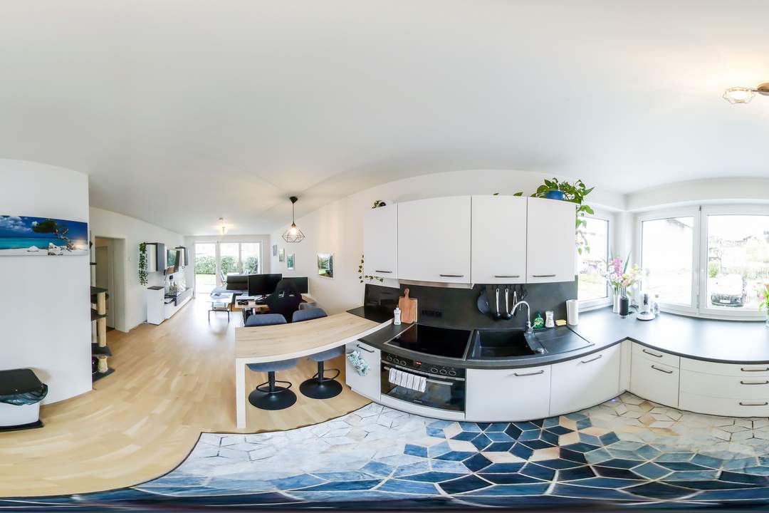 ZU MIETEN! Neuwertige Erdgeschosswohnung mit Terrasse, Garten, Tiefgarage und großem Kellerabteil in Bad Ischl