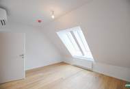 Erstbezug nach Sanierung: Charmante 2-Zimmer-Dachgeschoßwohnung mit Top-Lage