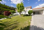 Traumhafte Villa mit Pool und weitläufigem Garten in idyllischer Landschaft