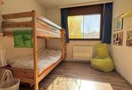 Wohnen im privaten Naturparadies: Modernisierter Bungalow im Schlosspark Seebenstein