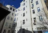 Renovierungsbedürftige Altbauwohnung mit klassischem Charme