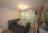 Schmuckes Häuschen mit kleinem Garten und Zufahrt