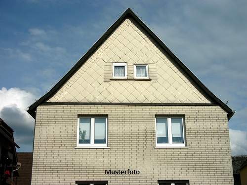+++ 2-Familienhaus mit Terrasse und Garage +++