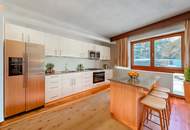 Neuer Preis! Vielseitiges Wohnhaus mit 5 Schlafzimmern, Kamin &amp; Potenzial für zwei Wohneinheiten