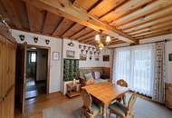 Ruhig gelegenes Einfamilienhaus mit Garage und Nebengebäuden