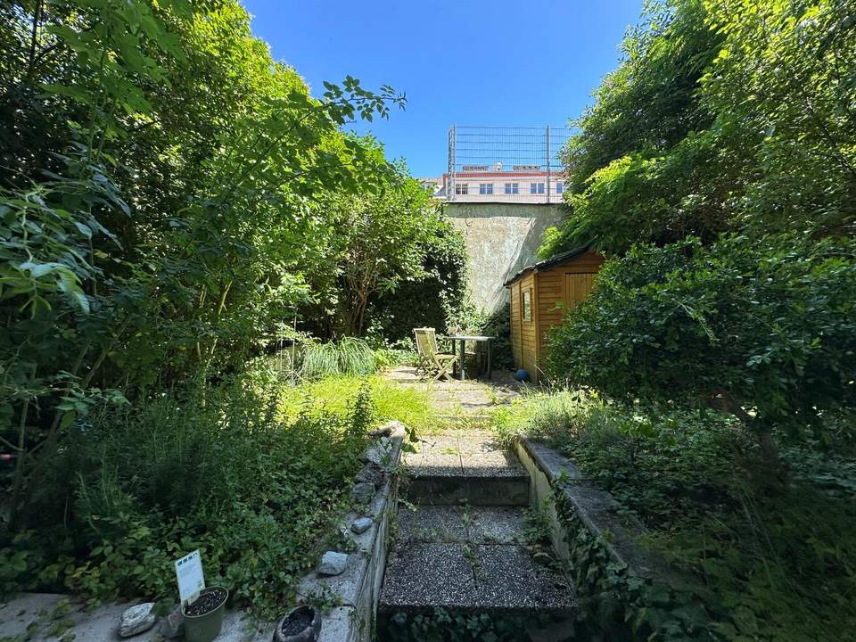 Gartenparadies in urbaner Lage – 3-Zimmer-Wohntraum mit Charme und Charakter