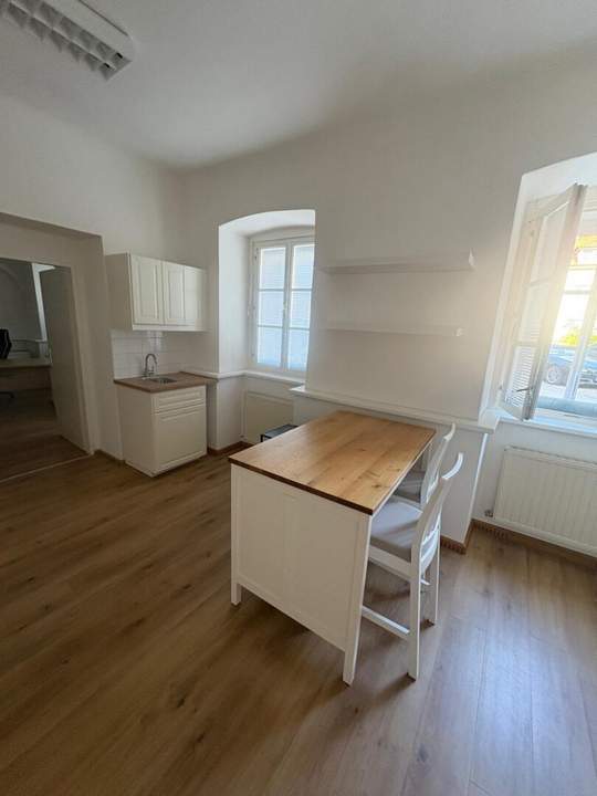Charmantes Anlegerbüro in historischem Zinshaus in Bruck an der Leitha