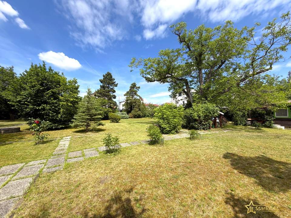 1.575 m² IN ATTRAKTIVER WOHNGEGEND. 3 PARZELLEN NEBENEINANDER.