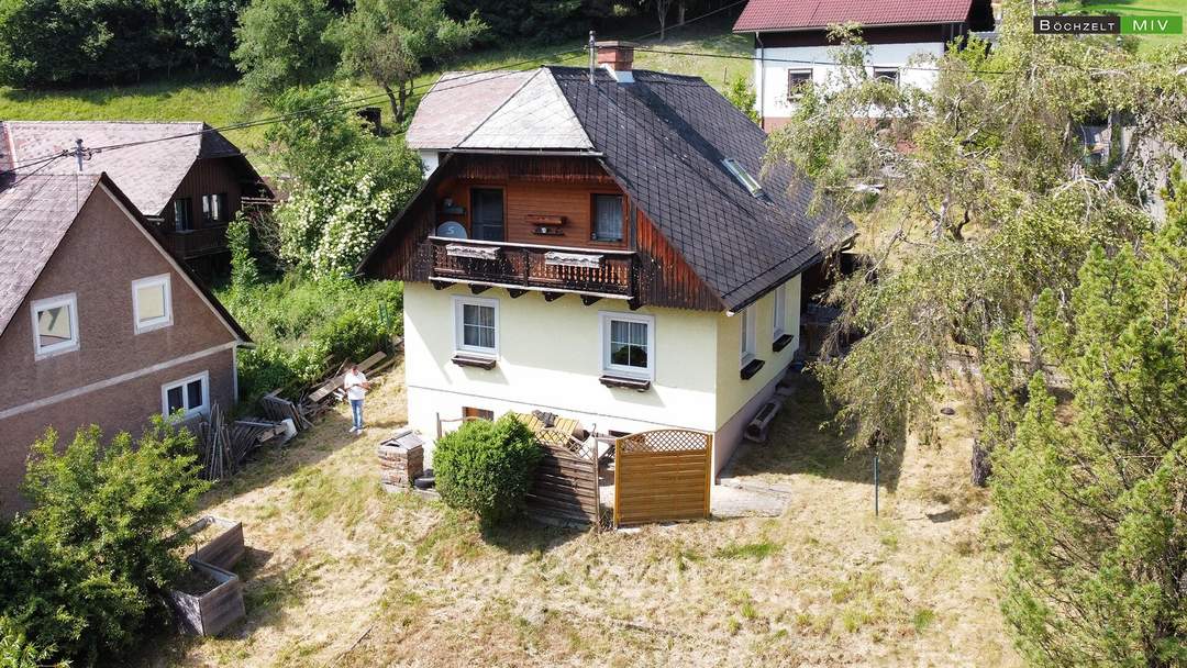 Renovierungsbedürftiges Einfamilienwohnhaus mit Nebengebäude und toller Aussicht in +++ Mautern +++