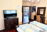 Ortsrand und Ruhelage - Hochwertige Landvilla mit großem Pool! Einfach Koffer packen und einziehen!