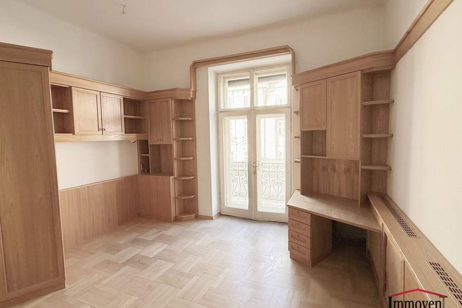 TOPLAGE LEOBEN - SANIERUNGSBEDÜRFTIG - große herrschaftliche Wohnung mit 2 Balkone!, Wohnung-kauf, 269.000,€, 8700 Leoben