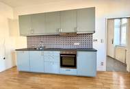 ENTZÜCKENDE MAISONETTE MIT TERRASSE IM KLASSISCHEN ALTBAU