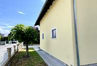 Zentral gelegenes Ein- bis Zweifamilienhaus mit großem Garten und Doppelgarage!