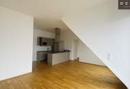 / BALKON / 3 ZIMMER / 2 BÄDER / MODERNE ANLAGE / U-BAHN NÄHE