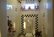 Repräsentatives Einfamilienhaus mit großen Garten, Naturpool, Wellnessbereich &amp; autarker Energieversorgung