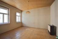 Sanierungsbedürftige 2-Zimmer-Altbau mit Potenzial