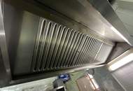 DIREKT AN DER U3: Etabliertes Restaurant mit flexiblen Übernahmekonditionen