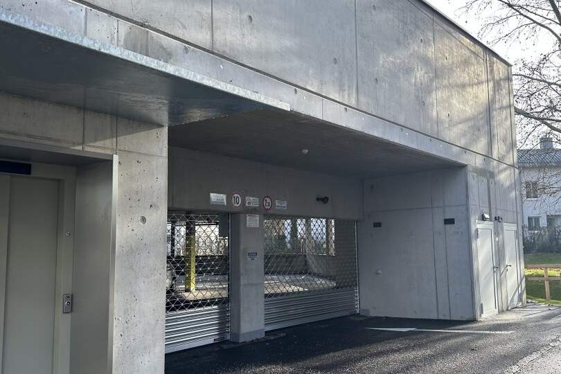 SOMMERAKTION: 2 Monate mietfrei! Witterungsgeschützter sicherer Auto-/Campingabstellplatz im neuen Parkdeck Albert-Schöpf-Straße! Möglichkeiten für E-Ladestation und Behinderten-Parkplätze vorhanden – nur noch wenige Plätze verfügbar!, Kleinobjekte-miete, 109,28,€, 4020 Linz(Stadt)