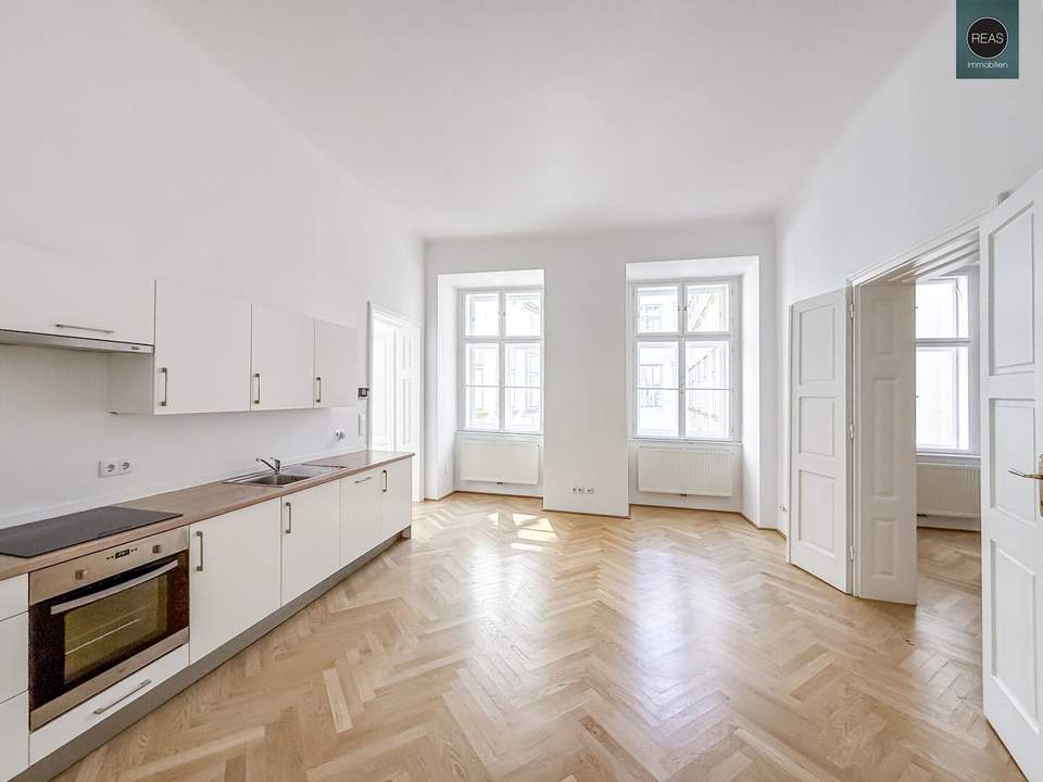 BÜRO in historischem Denkmal-Haus in Toplage der Innenstadt!