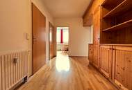 Teilmöblierte Dachgeschosswohnung mit Küche, 2 Zimmer Nähe U3 Ottakring