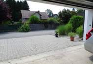 Wohnhaus in Siedlungsrandlage fast im Grünen mit Hochterrasse und kleinem Schwimmteich