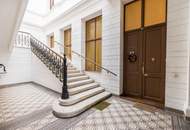 Herrschaftliche Wohnung in historischer Villa | über 440m² Garten & möglicher Infinity Pool | ca. 4,40 m Raumhöhe | sanierungsbedürftig | U-Bahnnähe