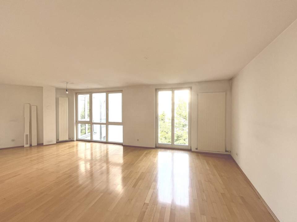 1040! Helle und frisch sanierte 2 -Zimmer Wohnung mit Gemeinschaftsterrasse!