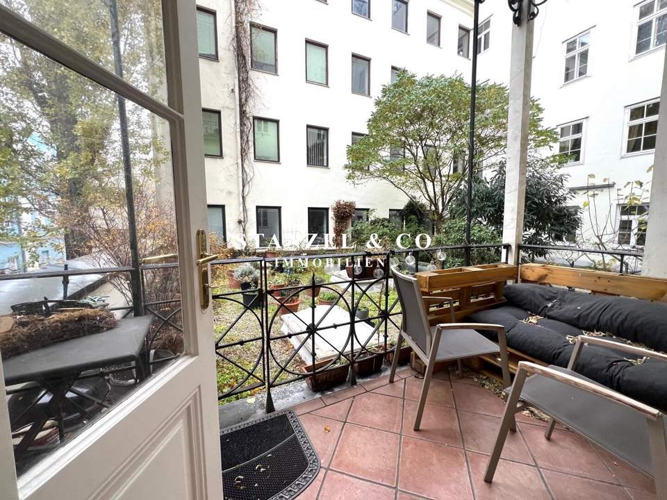 KLASSISCHES ALTBAUAPARTMENT MIT BALKON